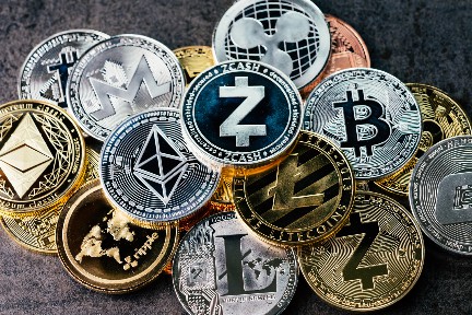 Analyst Sees Massive Gains Coming On Litecoin; EOS Force Rallies 800%; MATIC, Zcash, LEO Climb Amid Market Dip
