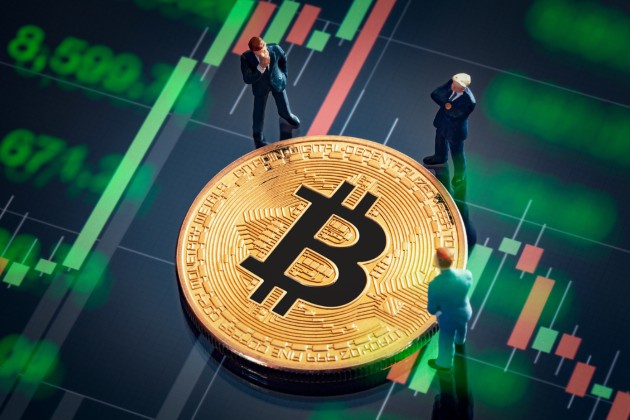 Bitcoin and Altcoins Plunge in Fresh Market Sell-Off; Here Is the Reason for the Sharp Drop & What Analysts Are Saying